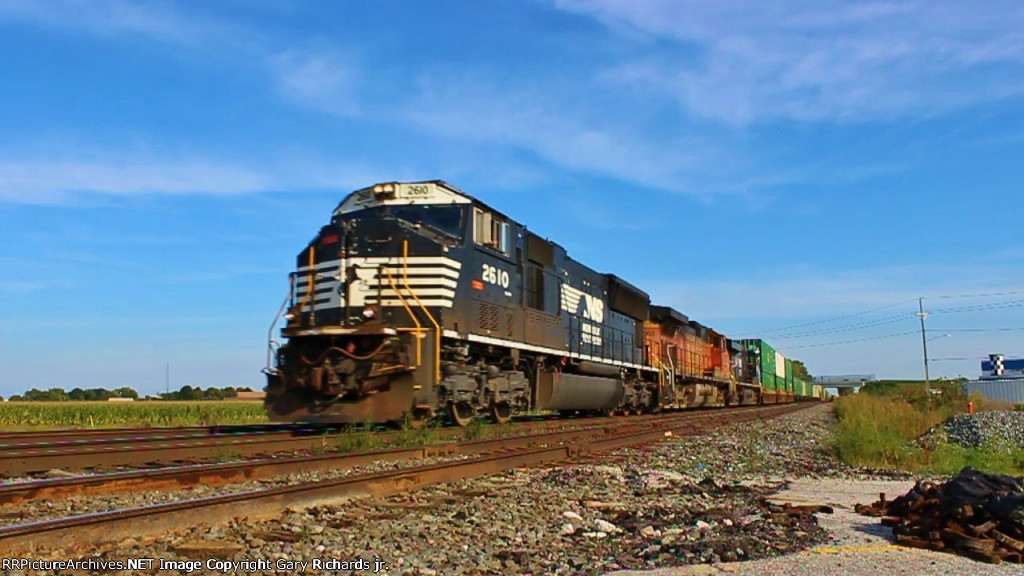 NS 2610, BNSF 5069, &amp; NS 7656